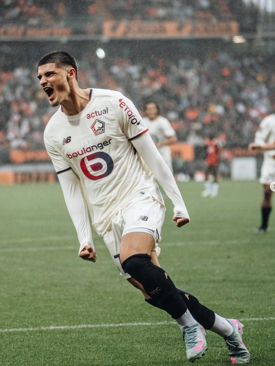 💭🇪🇸 Matías Fernández-Pardo siempre ha soñado jugar con España desde pequeño (dicho por él, el director deportivo de Bélgica y Meunier, belga y compañero en el Lille) 

Puede que Italia haya entrado de por medio prometiendo la absoluta, pero yo creo que Matías acabará aquí.