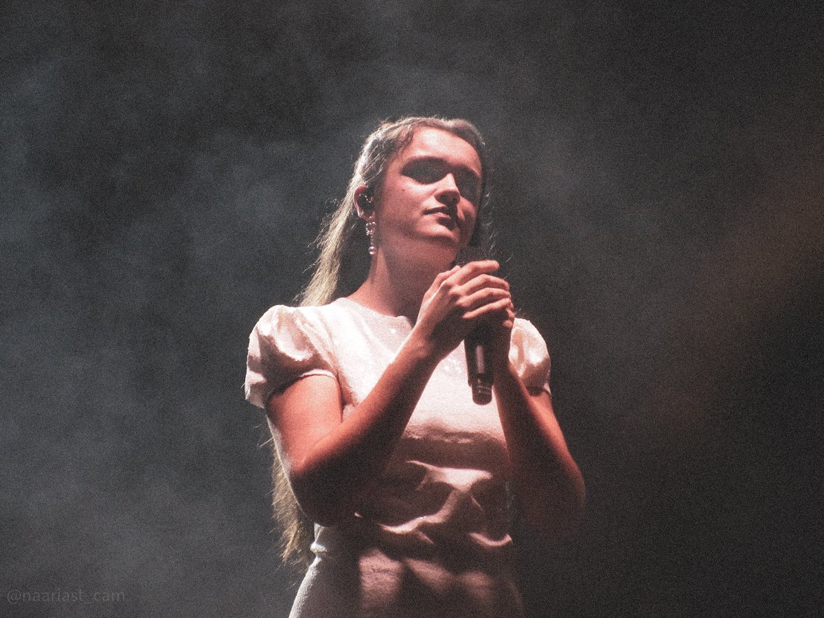 Naarias2's tweet photo. Ayer subí unas fotos de Amaia y Alizzz en el @Fstvl_B. Os dejo algunas por aquí y un link por si os apetece ver más y dar apoyo 🤍💐✨. Graciaas!!

📎:https://t.co/RsZEcGP1a2

#Amaia #Alizzz #fstvlb25 #fstvlb https://t.co/LNURWdgHeJ