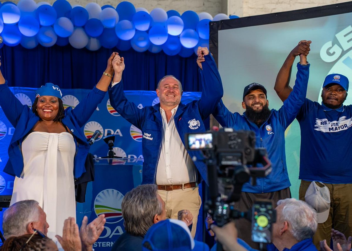 Our_DA's tweet photo. 🚀 Retief Odendaal is ready to get Nelson Mandela Bay working again, and residents are backing the DA’s campaign! https://t.co/5e0Uu8d0mp