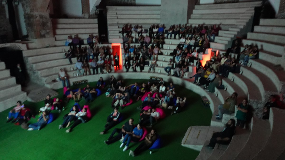 Compartimos un picnic lleno de arte, risas y buena compañía con la proyección de 'La Hermanastra Fea' y 'Gizmo'. 🧺
Gracias por ser parte de este encuentro de arte y convivencia para disfrutar del cine de una forma distinta: entre amigos, familia y el encanto del #28FIACmx 💚