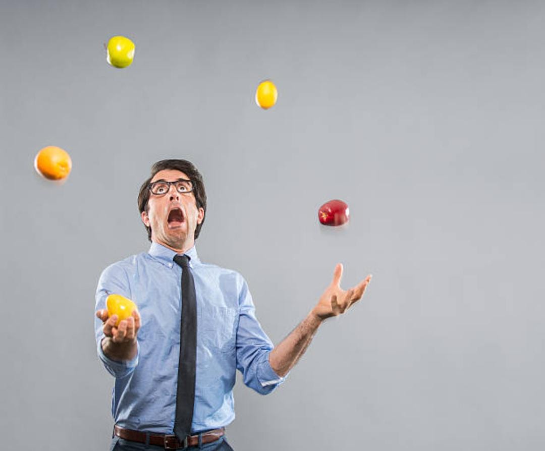 Rish_g's tweet image. I see so many brilliant solopreneurs burning out from disorganization. 

The goal isn&apos;t to add more work, it&apos;s to build a system that does the &apos;thinking&apos; for you.

What&apos;s one area where you feel the most scattered? #WorkflowOptimization