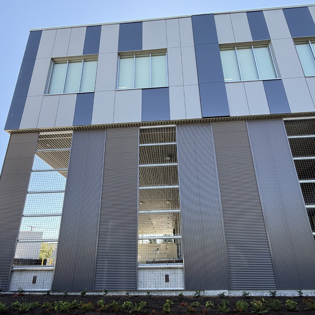 AltiumBuilding's tweet photo. Proud to have contributed to AbCellera’s flagship facility in Vancouver with corrugated cladding, Alpolic ACM panels, feature screens, and louvers for the façade. This biotech campus boosts GMP capabilities for antibody development, accelerating treatments in Canada! https://t.co/s3Q76oUm0n