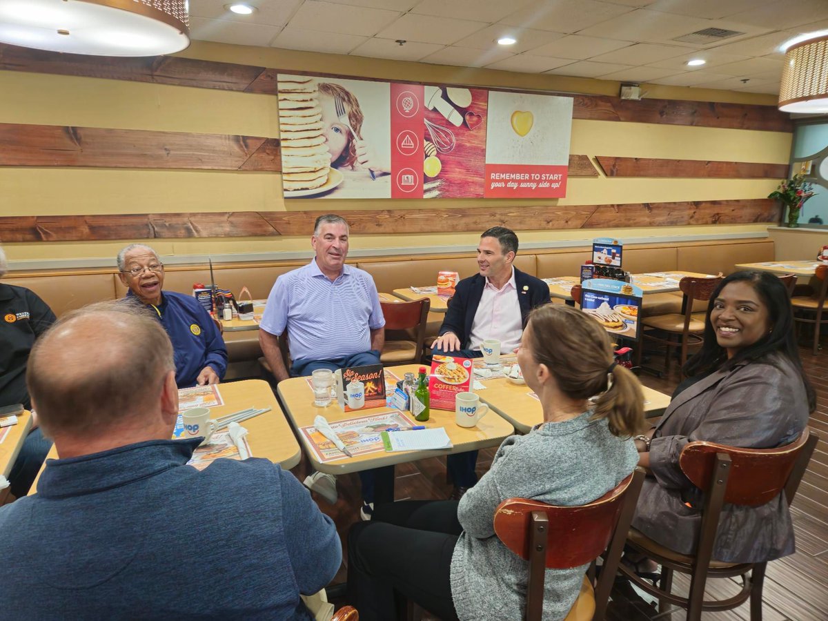Great to stop by the Dulles Regional Chamber of Commerce's monthly Centreville Committee Meeting last week.