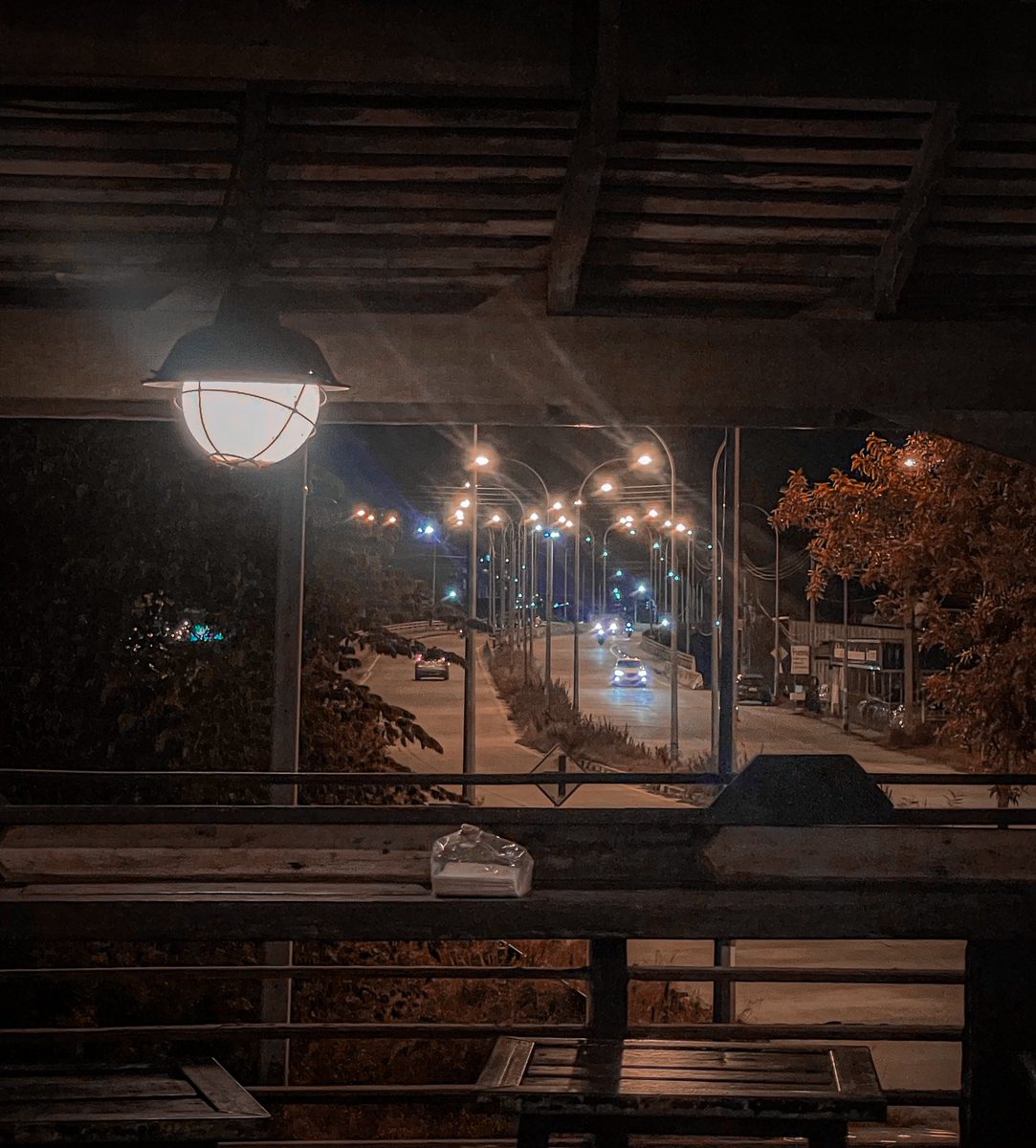 แม้จะเป็นแค่แสงเล็กๆ 💡
ก็ยังสามารถเปลี่ยนคืนที่มืดมิด 
ให้กลายเป็นที่พักใจได้ 🔆🏮
~~~gOod Night~~~😴
#หาดใหญ่ #สงขลา #ปัตตานี #เหนื่อยใจ #ก่อนนอน #ฝันดี