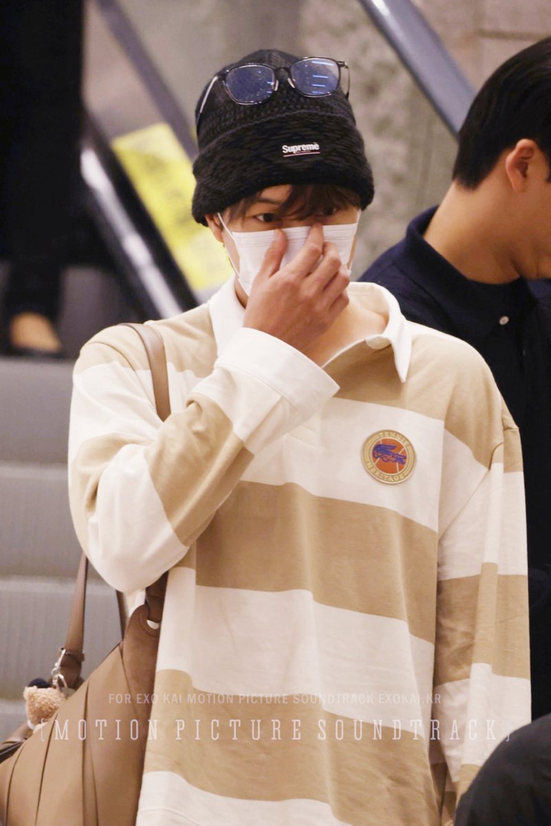 exokai_kr's tweet image. 251007 ICN 푹 쉬고 건강하기💛

#카이 #KAI #カイ
@weareoneEXO 
#KAIxLacoste