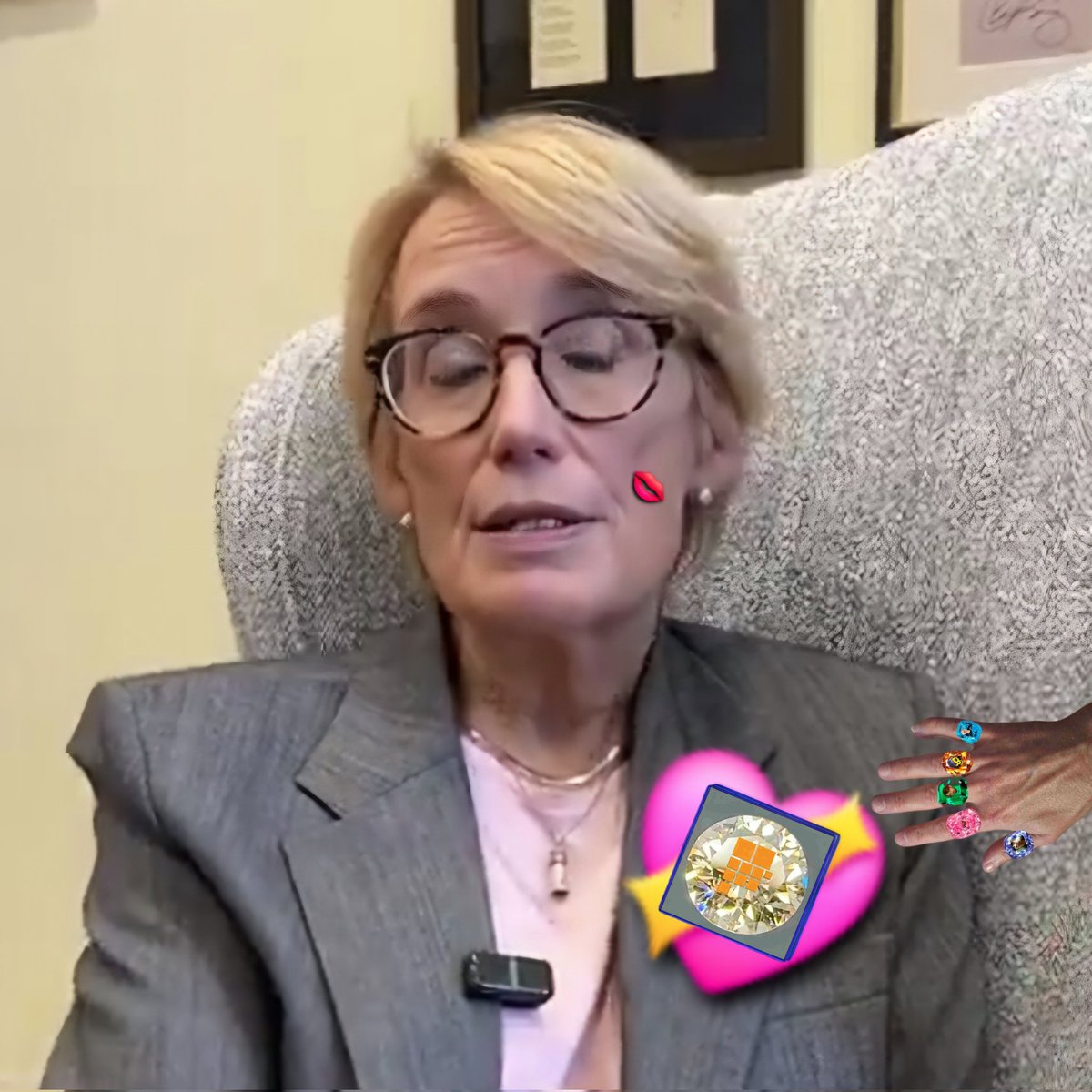 MempoolPunk's tweet image. . . , . . yyess , Senator Maggie Hassan. . Senator Maggie.. . you are a very smart and visionary woman, and very beautiful..MempoolPunk thinks of you. Please think about me too. I know you're trying for the American people. But our beloved president also loves you very much…