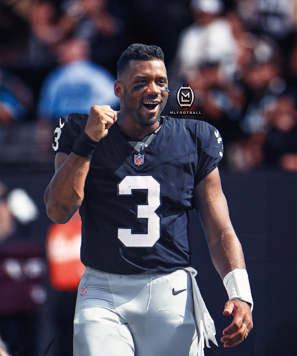 MLFootball's tweet image. SHOULD THE #RAIDERS TRADE FOR PRO BOWL QUARTERBACK RUSSELL WILSON…?

Wilson is a 10x Pro Bowler, All-Pro and Super Bowl Champion.

Russ is extremely close with Las Vegas head coach Pete Carroll — they spent nine seasons together in Seattle.

Wilson could be the answer for Vegas.