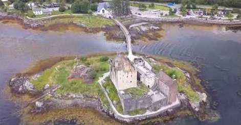 tourscotland's tweet photo. Tour #Scotland short #Autumn travel video Blog of #Eilean #Donan #Castle in #Loch #Duich on #ancestry, #genealogy, #history visit and trip to the #Scottish #Highlands. Former stronghold of the #Clan #Mackenzie of Kintail https://t.co/RquE6GvQL6 https://t.co/tTgV0I2mez