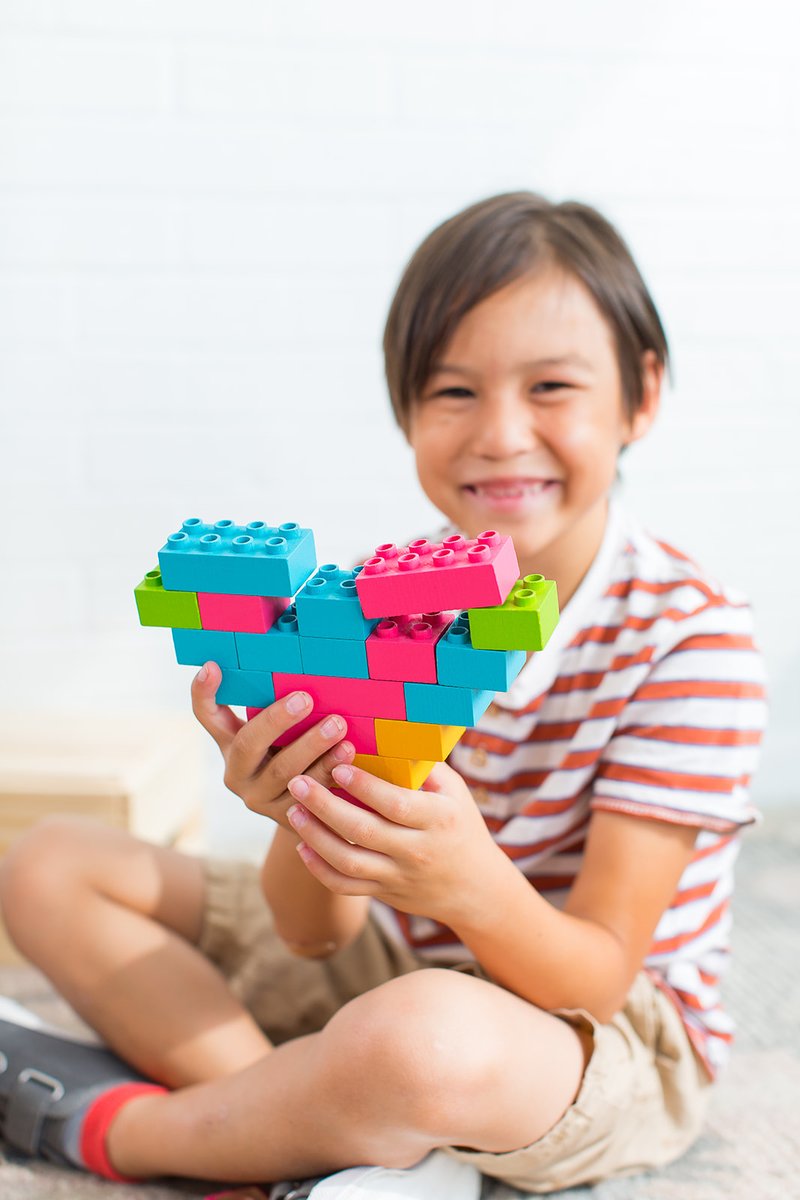 ukidz_toys's tweet image. ONCE KIDS Eco-bricks 😊😉😘
ukidztoys.com/collections/on…
Benefits:
- Natural and Biodegradable
- FSC Certified Wood Construction Blocks
- Non-Toxic Water-Base Color
#ukidztoys #woodtoys #constructor #toys #diy #art
