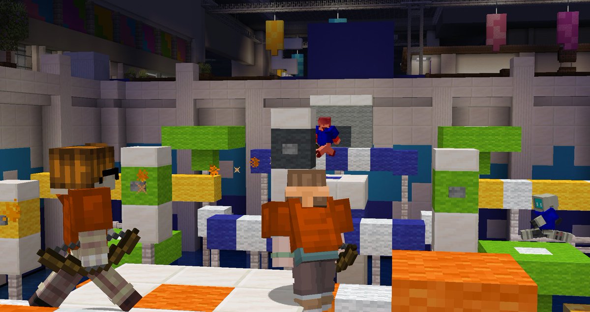 RealLotusSMP's tweet image. Some more pictures from this weekend at @CubedCon ! It was such a fun time hanging out with friends and checking out the server!!🌸

#Minecraft #mcyt #LotusSMP