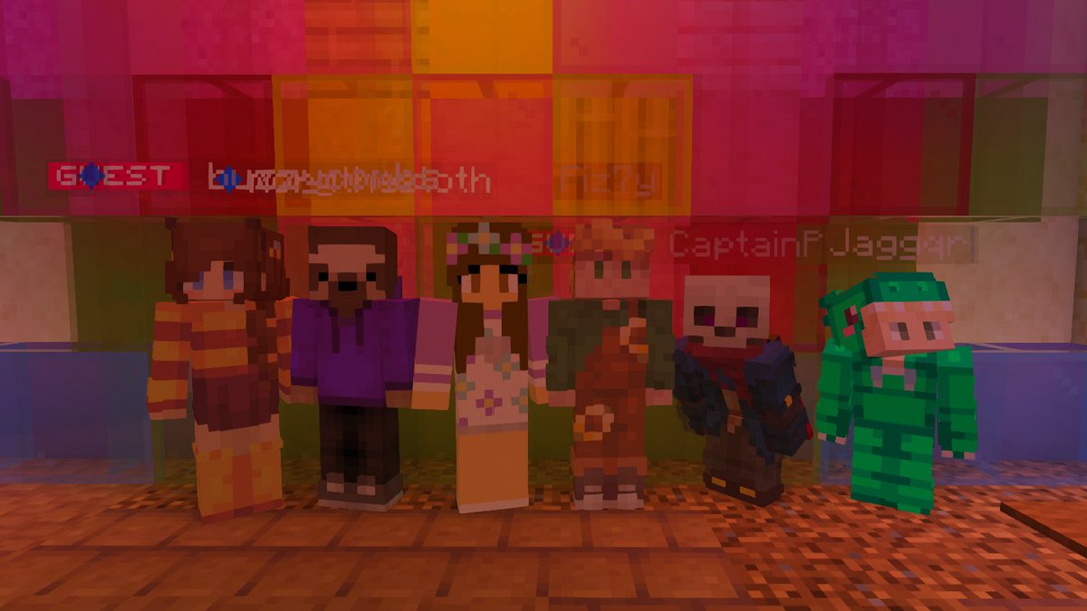 RealLotusSMP's tweet image. Some more pictures from this weekend at @CubedCon ! It was such a fun time hanging out with friends and checking out the server!!🌸

#Minecraft #mcyt #LotusSMP
