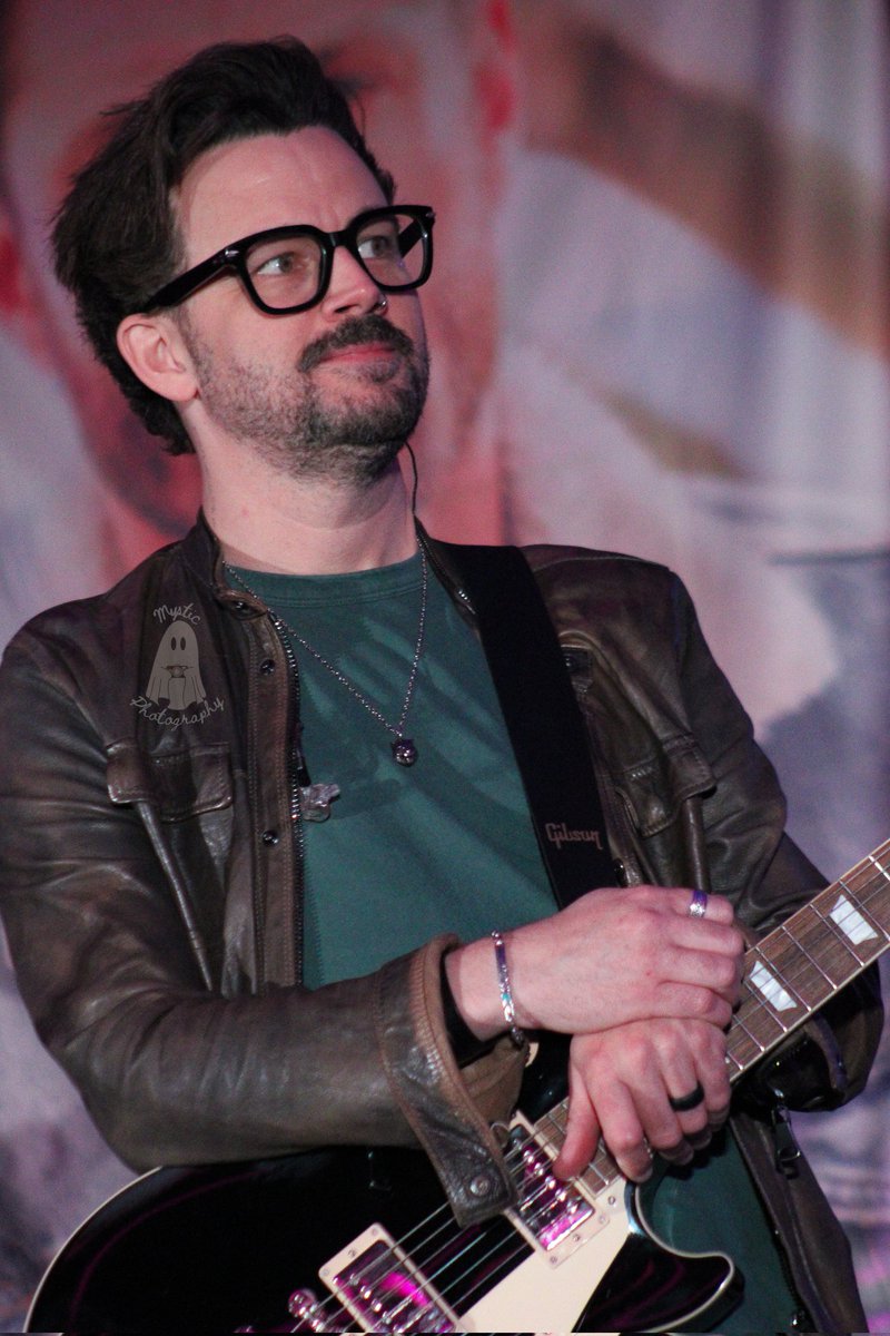 __mysticphotos's tweet photo. The rock star who is @Billy_Moran. #spnvan #vancon #spnfamily https://t.co/LTEma5Rzuu