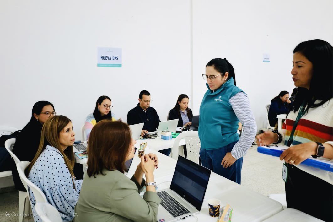 Marianiniecheve's tweet photo. ATENCIÓN | MILES DE CIUDADAN@S de Boyacá tendrán soluciones a sus necesidades en salud, represadas por la EPS y sus prestadores en este dpto. 

En una intensa jornada de cierre masivo de PQRDS de 3 días que inició hoy, las EPS y sus prestadores atienden las peticiones de sus usuarios, acompañados de las autoridades de salud de este dpto y la Delegatura para la Protección al Usuario de la @Supersalud a cargo de @giovannyrubiano 

👇