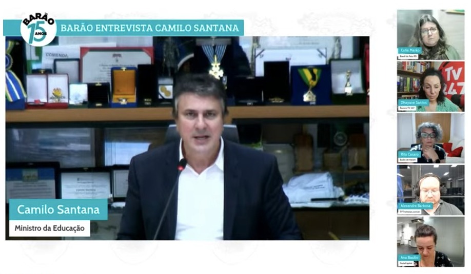 Camilo Santana no canal do Barão | O Brasil precisa de mais investimento na educação básica. Quase um terço da população não concluiu a educação básica, a qualidade do ensino é deficiente, não conseguimos manter o jovem na escola, por isso a importância do programa Pé-de-Meia.