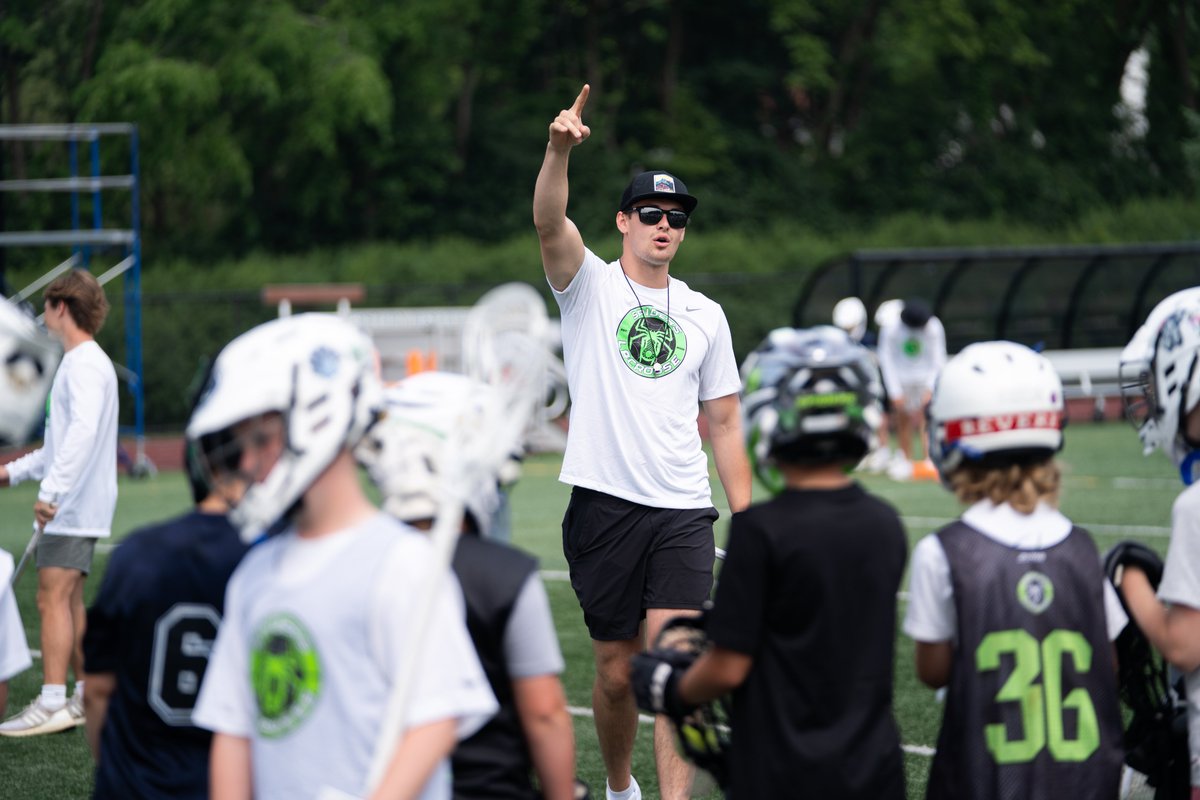 The leaders who make our program special.

Thank you to our coaching staff for everything you do on and off the field. Your impact goes far beyond the game.

Happy #NationalCoachesDay #RollDers 🕷️