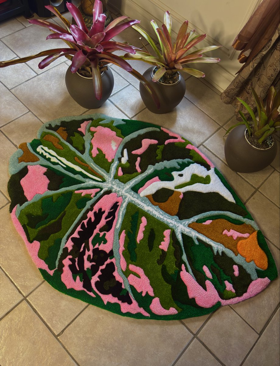 adanUnleashed's tweet image. Took me 2 weeks to create this Artistic Leaf Rug… Please like, retweet and follow RUGITT868 on Instagram for more!