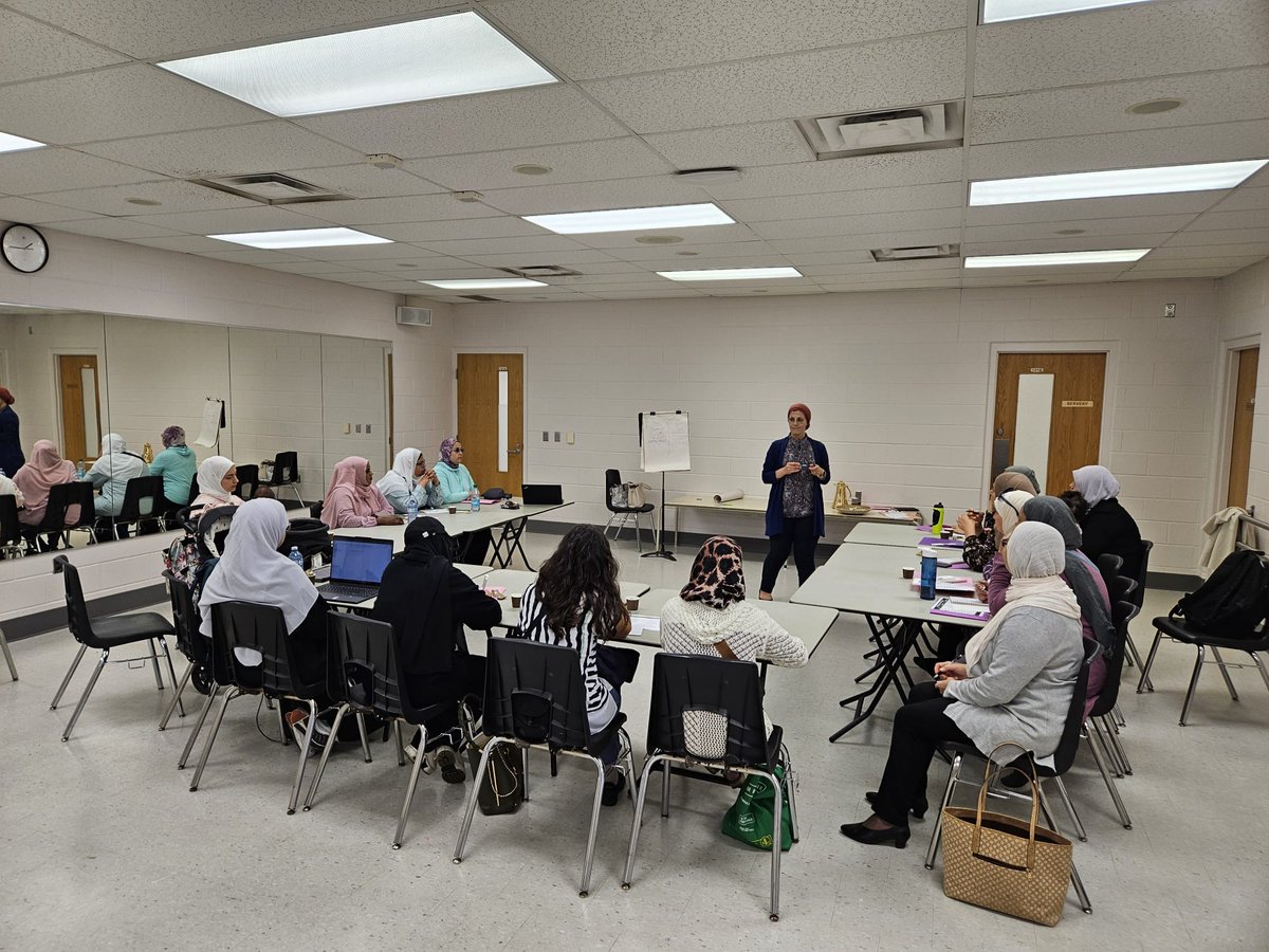 In the 2nd session, Instructor Safaa Qoussini shared key marketing insights on product, pricing, promotion, and place, highlighting that success requires both personal and practical skills. Funded by Region of Waterloo.
