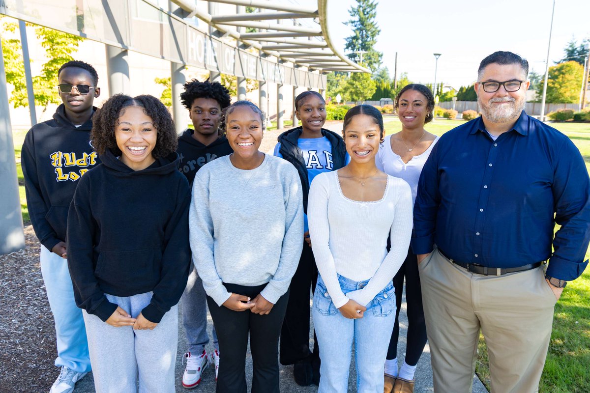 CloverParkSD's tweet photo. Join us in celebrating the 15 CPSD high school students who were selected to receive Elizabeth Wesley Youth Merit Incentive Awards! ππ
The program was founded in 1996 to send a positive message to African American youth in Tacoma and Pierce County. #CPSDFutureReady https://t.co/iDsvdEKlCN