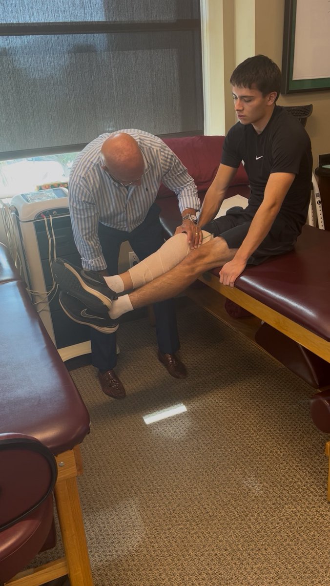 DylanNic4's tweet image. 6 days post-ACL surgery and the grind is already in full swing! 😤 Small victories every day. My focus is tunnel vision on PT and healing. Shout out to everyone supporting the journey. Watch me work! 👇
#ACLRecovery #TheComeback #TrustTheProcess #Motivation #ScorpionStrong