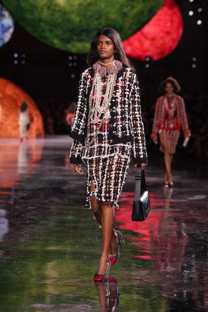 Chanel Spring 2026 カール・ラガーフェルドはココマークやカメリア