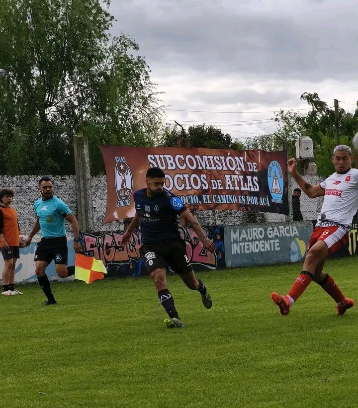 ¡GANOOOOOOO ATLAS! 🤎🤍🤎

#Atlas 2 - 0 Defensores de Cambaceres

⚽️ Goles: Facundo Leiva, Fernando Guitierrez.

#DaleAtlas🇱🇻