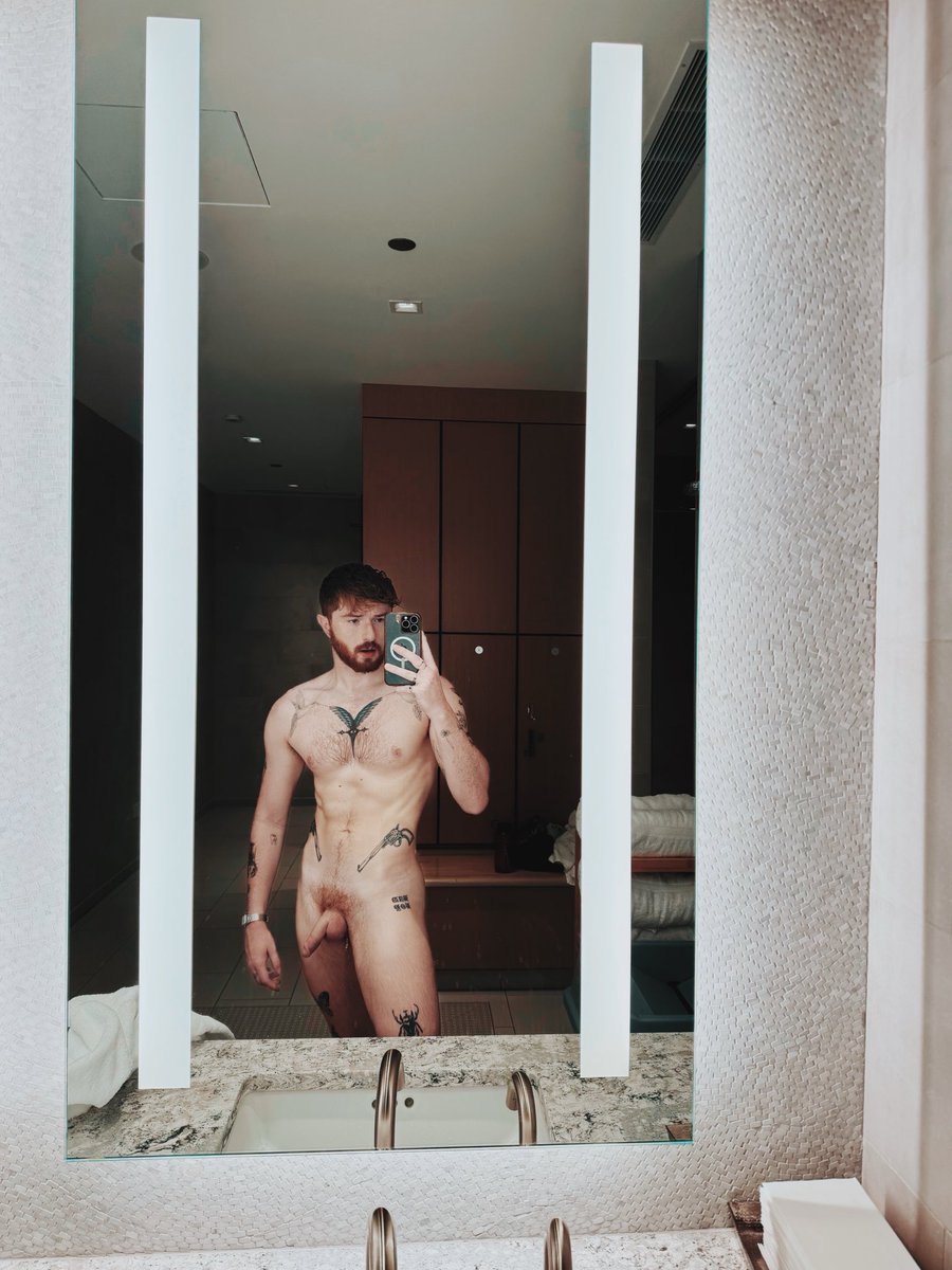 Comment with your best dick/booty pic👅