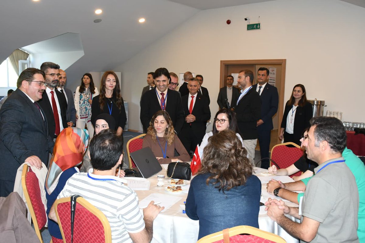 akyuzunal's tweet image. Türkiye Yüzyılı Maarif Modeli Erdem-Değer-Eylem Çerçevesi Aile Çalıştayı

2025 yılının “Aile Yılı” ilan edilmesi kapsamında, düzenlenen Türkiye Yüzyılı Maarif Modeli Erdem-Değer-Eylem ÇerçevesiSakarya’da  yapıldı.  Prof Dr. Bayram Özer ile beraber katıldık .@sakaryamem