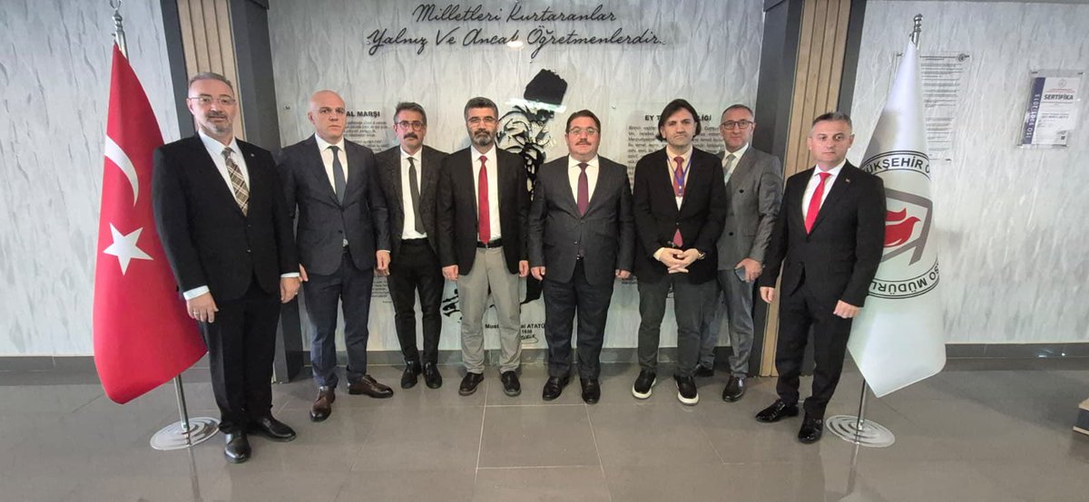 akyuzunal's tweet image. Türkiye Yüzyılı Maarif Modeli Erdem-Değer-Eylem Çerçevesi Aile Çalıştayı

2025 yılının “Aile Yılı” ilan edilmesi kapsamında, düzenlenen Türkiye Yüzyılı Maarif Modeli Erdem-Değer-Eylem ÇerçevesiSakarya’da  yapıldı.  Prof Dr. Bayram Özer ile beraber katıldık .@sakaryamem