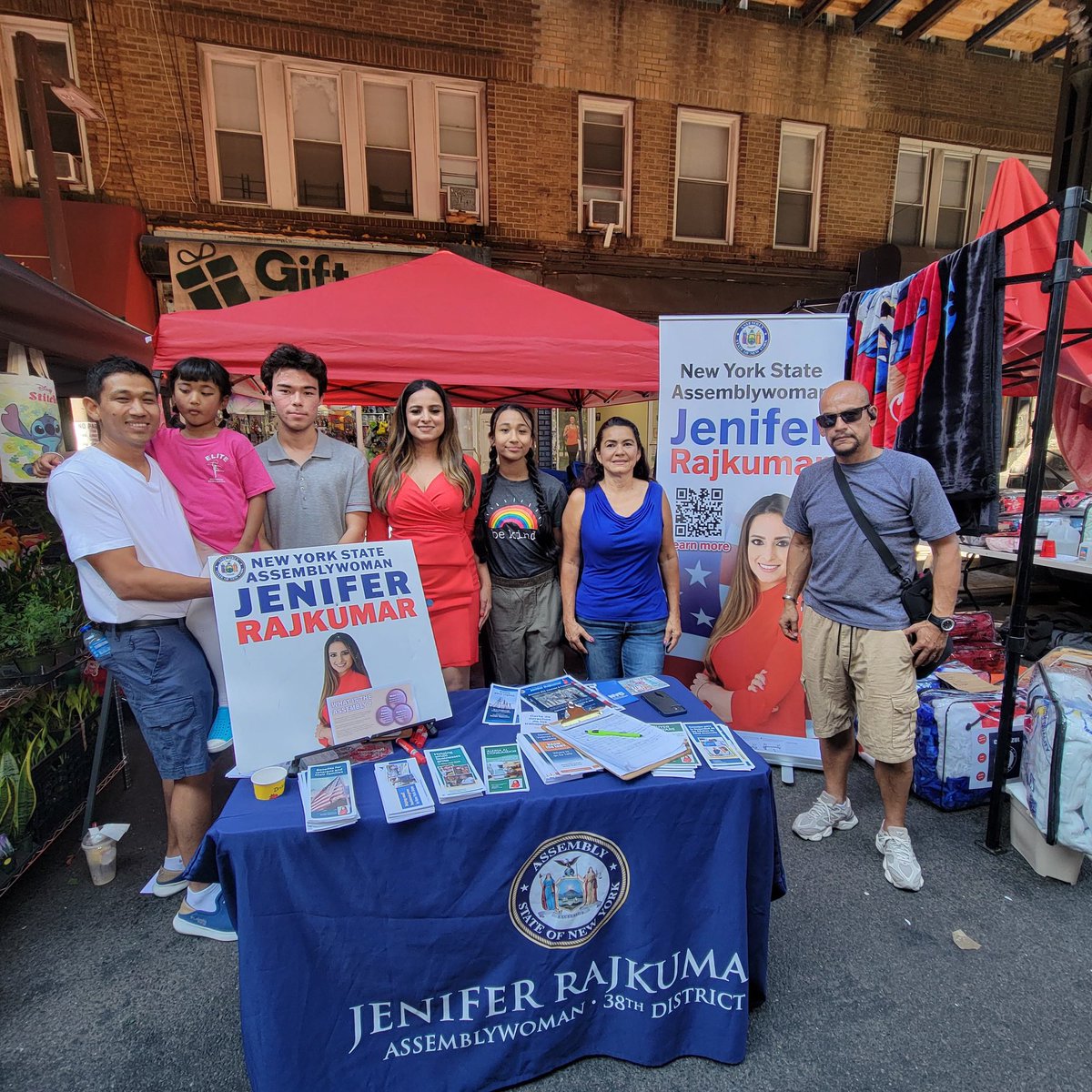 JeniferRajkumar's tweet image. It was a beautiful day at the annual Woodhaven Street Fair with #TeamJenifer!