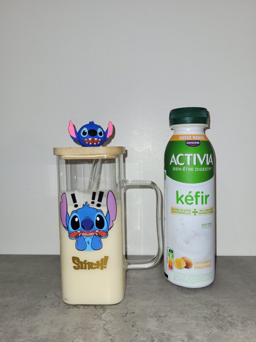 LOouciane's tweet photo. Oukhty testeuse de retour avec Activia Kéfir.
J'ai bien aimé le kéfir à boire, on aurait dit un lassi mangue.  
Le kéfir à la cuillère nature ressemble à un yaourt grec mais avec une liste d'ingrédients plus complète pour notre bien-être.
@ActiviaFrance
#Activia #Kefir #bienêtre https://t.co/nnJd06UWn4