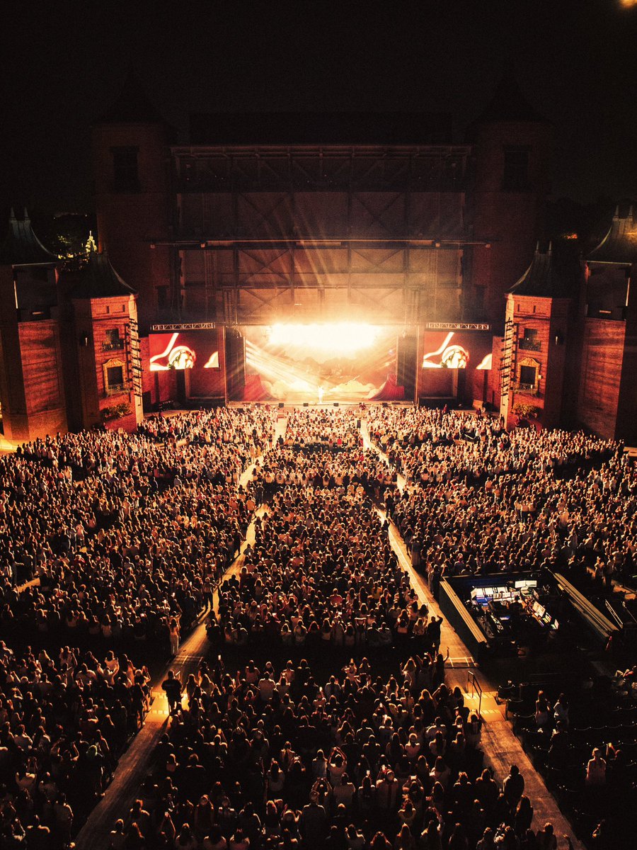 coneworldhq's tweet image. kansas city!!! thank u for a perfect night!!