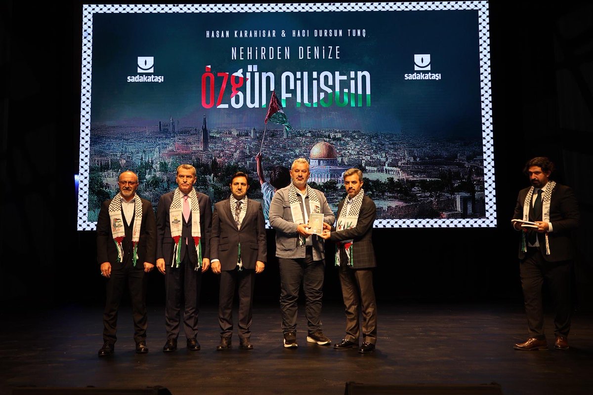 🌿 Nehirden Denize Özgür Filistin

Soykırımın başladığı 7 Ekim’in yıldönümünde, mazlum bir halkın çığlığı, özgürlüğün ve direnişin sesiyle bir kez daha yankılandı.

Sadaka Taşı Derneği’nin öncülüğünde, Zeytinburnu Belediyemizin ev sahipliğinde tanıtımı yapılan “Nehirden Denize