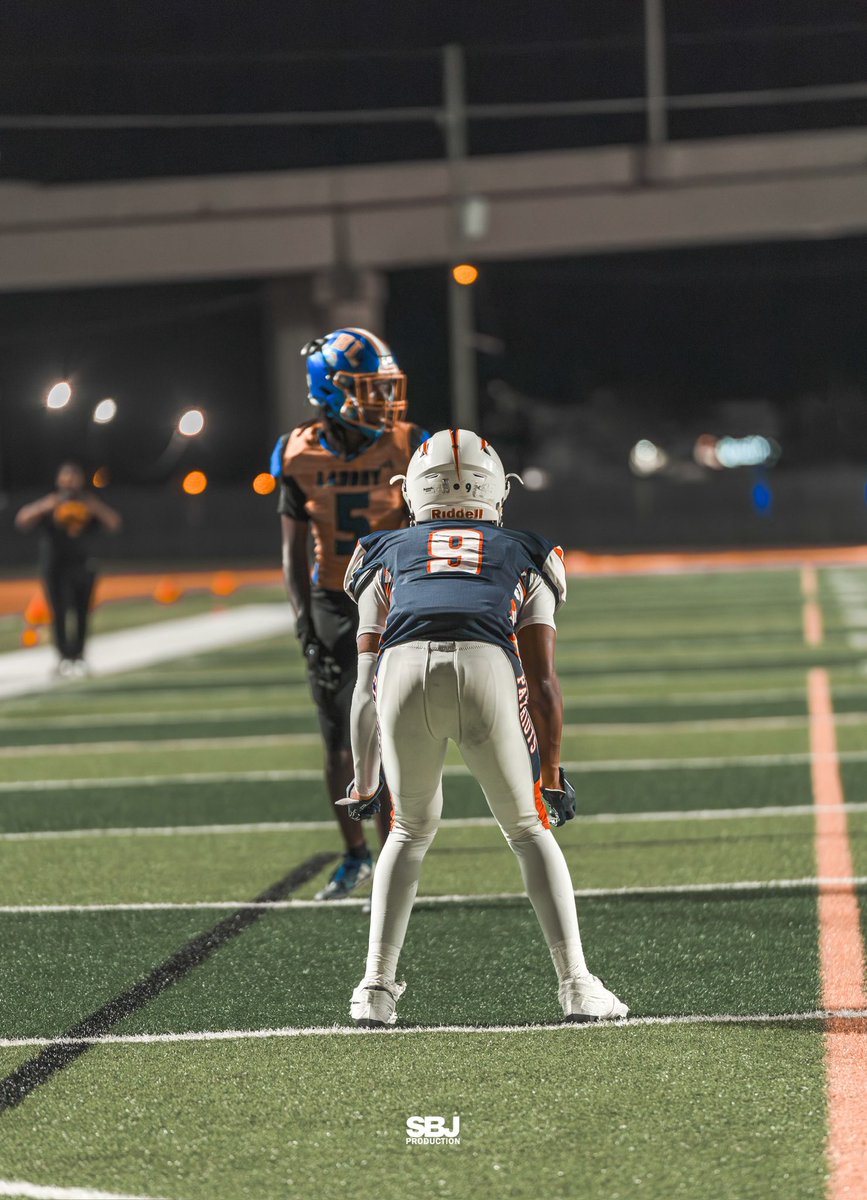 Check out my Junior Mid Season Highlight Tape
Dustin Walker 
'27 John Ehret
2 Interceptions 
7 PBU
15 Tackles
1 Forced Fumble
<a href="/TopPreps/">TOP PREPS - SPORTS NEWS, VIDEOS & INTERVIEWS</a> 
<a href="/willbrooksjr/">Willie A. Brooks Jr</a>
hudl.com/athlete/195206…