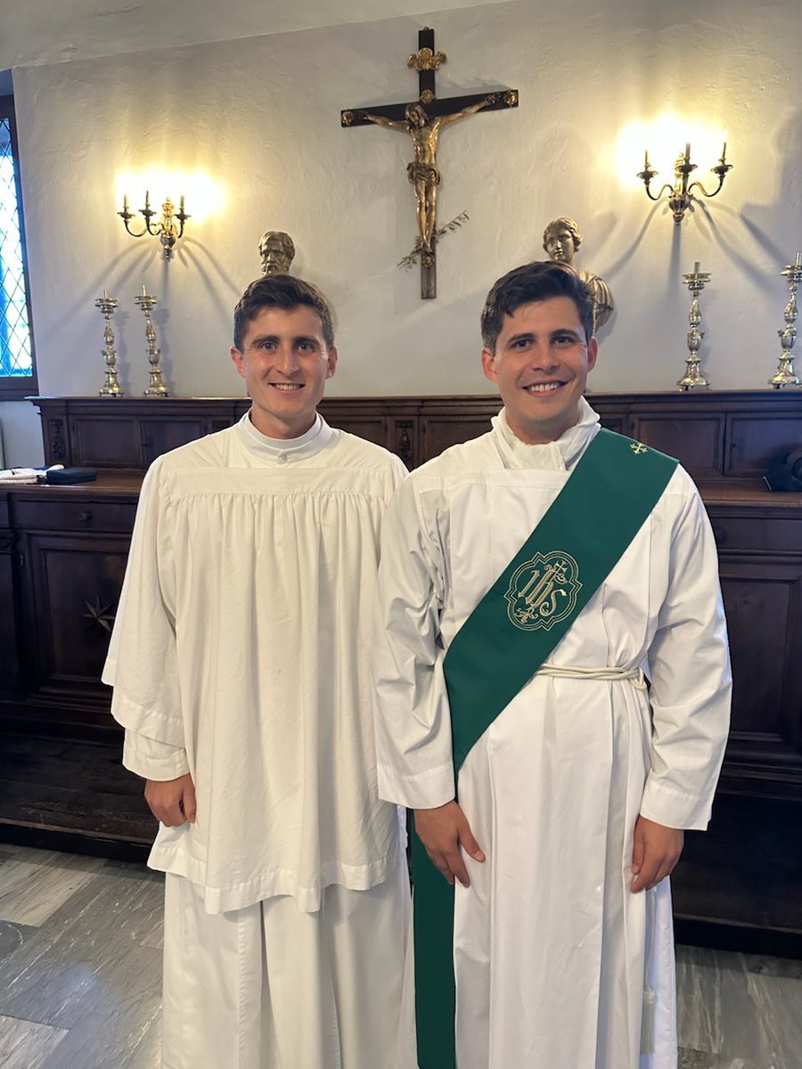 ChestertonAcad's tweet photo. Chesterton Academy Alumnus, Charles DeReuil, Class of 2018, was recently ordained as a Transitional Deacon! God willing, he will be ordained to the priesthood in the Archdiocese of St. Paul and Minneapolis next spring! Congratulations to him and the entire DeReuil family!😄 https://t.co/aL0hsl87G9