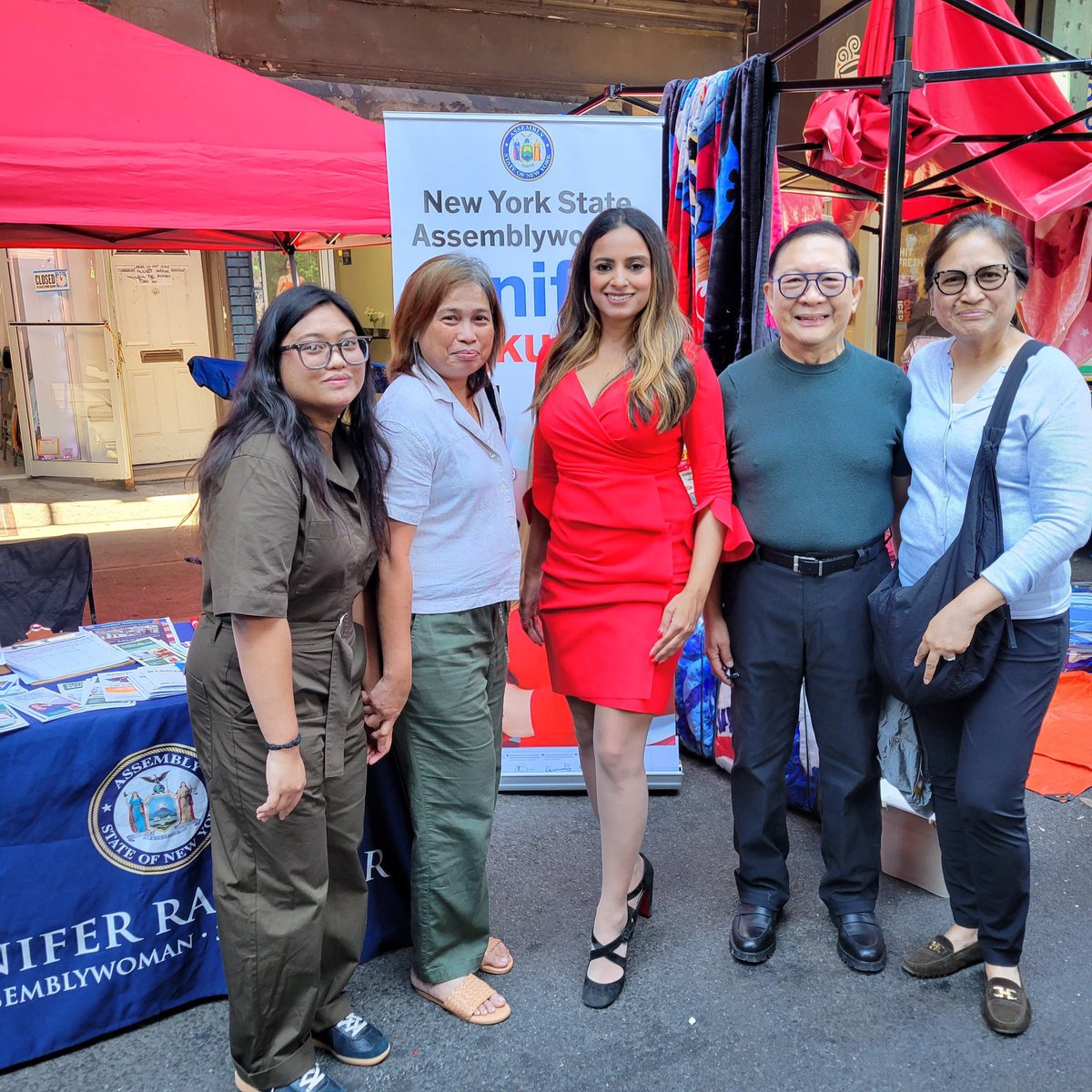 JeniferRajkumar's tweet image. I had a blast greeting hundreds of my neighbors at the energizing Woodhaven Street Festival. It’s a staple event every single year, celebrating our community and small businesses. Congratulations to @woodhavenbid on another successful festival!