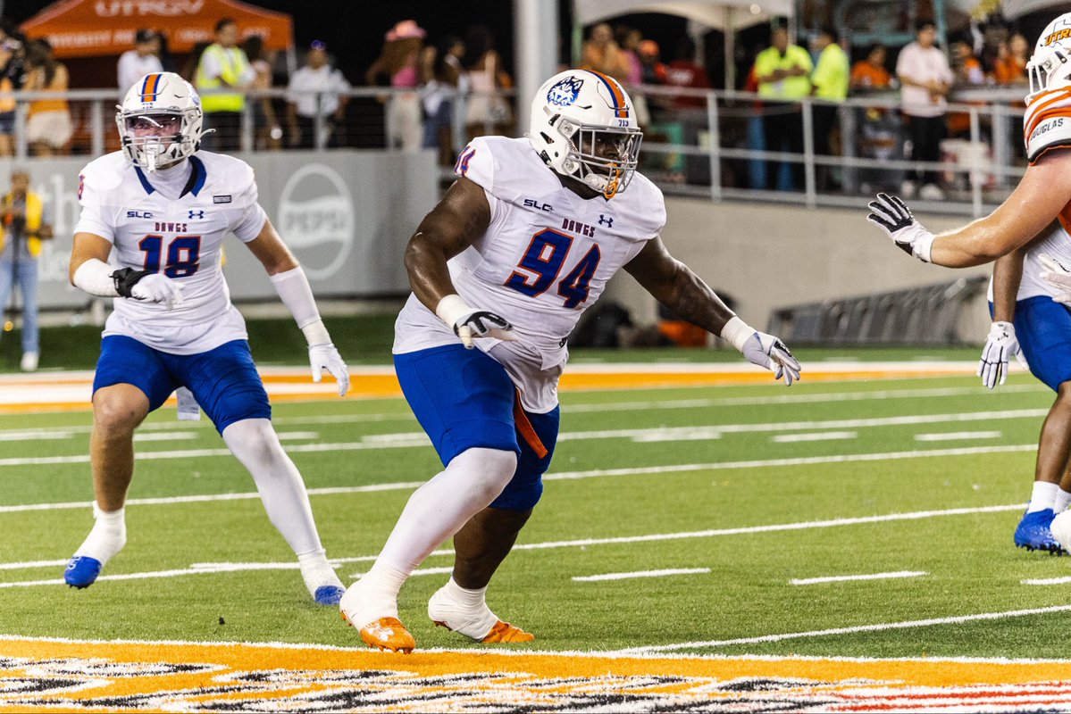 Attack the week with enthusiasm and intensity ‼️

#TheStandard
#DawgsUp
