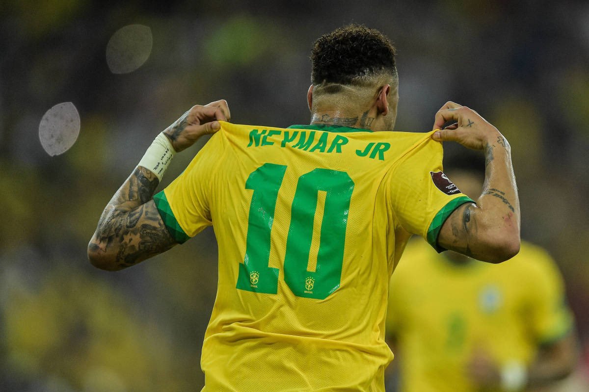 TouchlineX's tweet image. 🗣️❗️Rodrygo: "The number 10 at Brazil still belongs to Neymar. I'm just taking care of it for now."