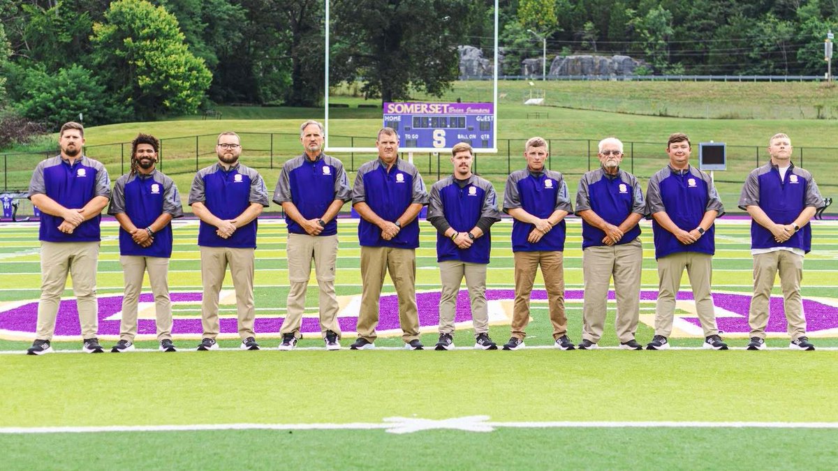 BJNFBALL's tweet photo. Happy #NationalCoachesDay! We appreciate all the coaches in our program, as well as those coaching our Meece and SYFL teams, for the work they do on and off the field for our players every day. We are thankful to have each and every one of them! #BJN https://t.co/fmB7ePq2kE