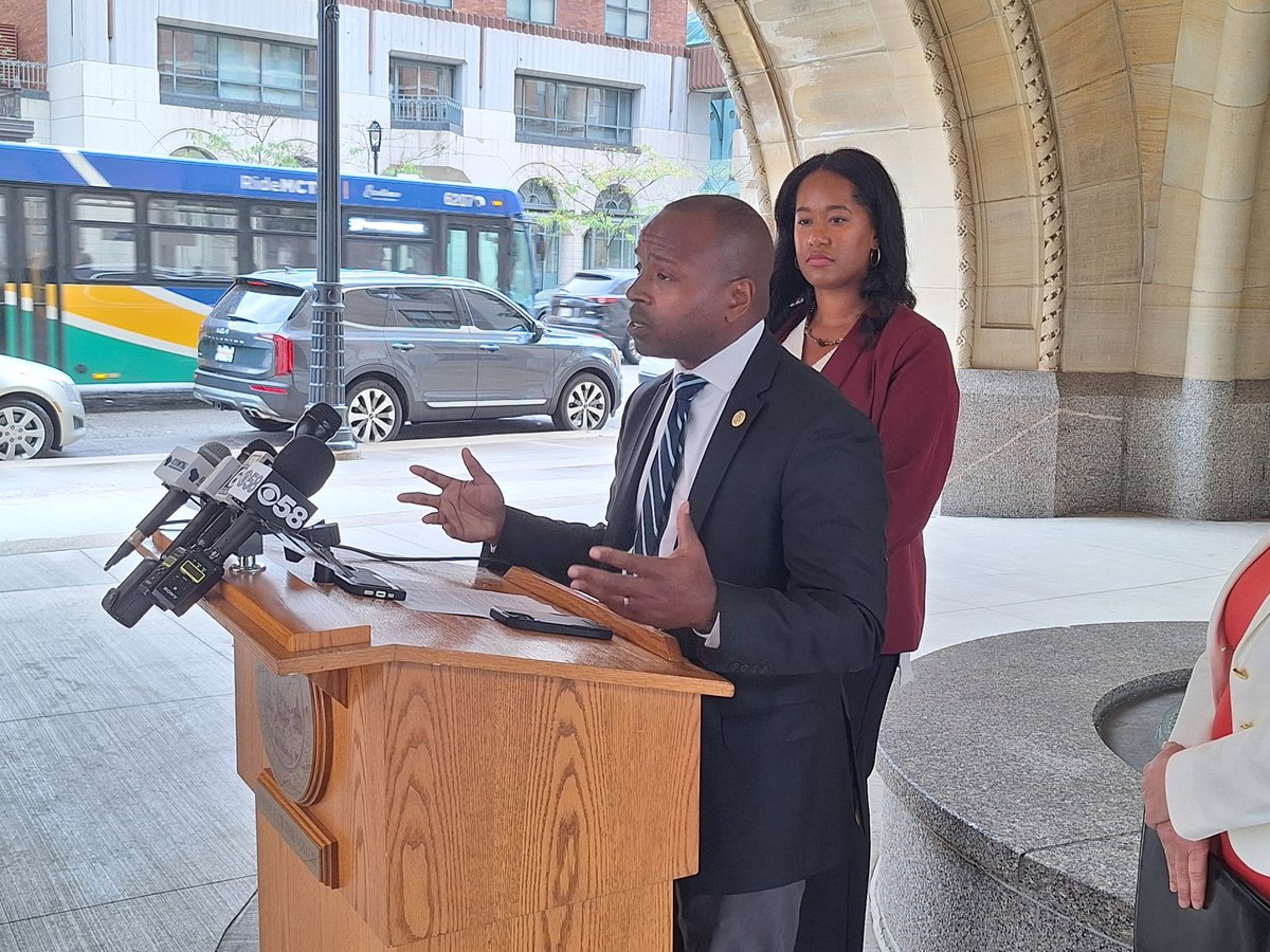 We’re taking action to fix reckless driving in Milwaukee.
I’m working with <a href="/SenatorDrake/">Dora Drake</a> and state leaders to bring traffic safety cameras here so we can hold drivers accountable and make our streets safer for everyone.