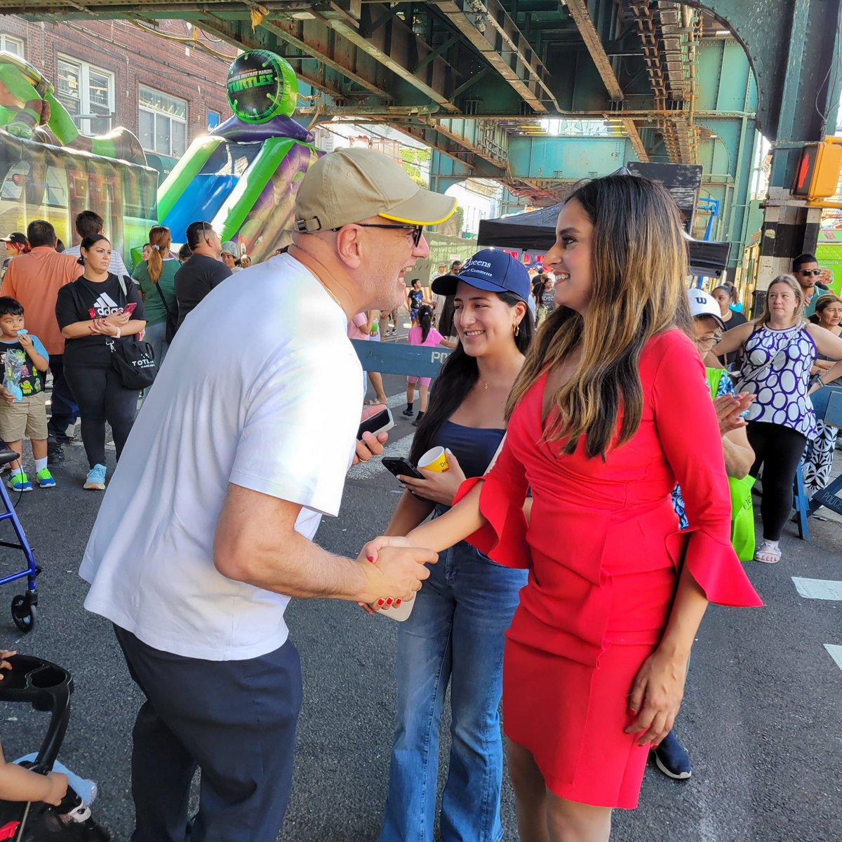 JeniferRajkumar's tweet image. There’s nothing like catching up with my neighbors on the street — hearing what’s on their minds, what’s in their hearts. The best policy ideas don’t start in boardrooms — they start on the block.