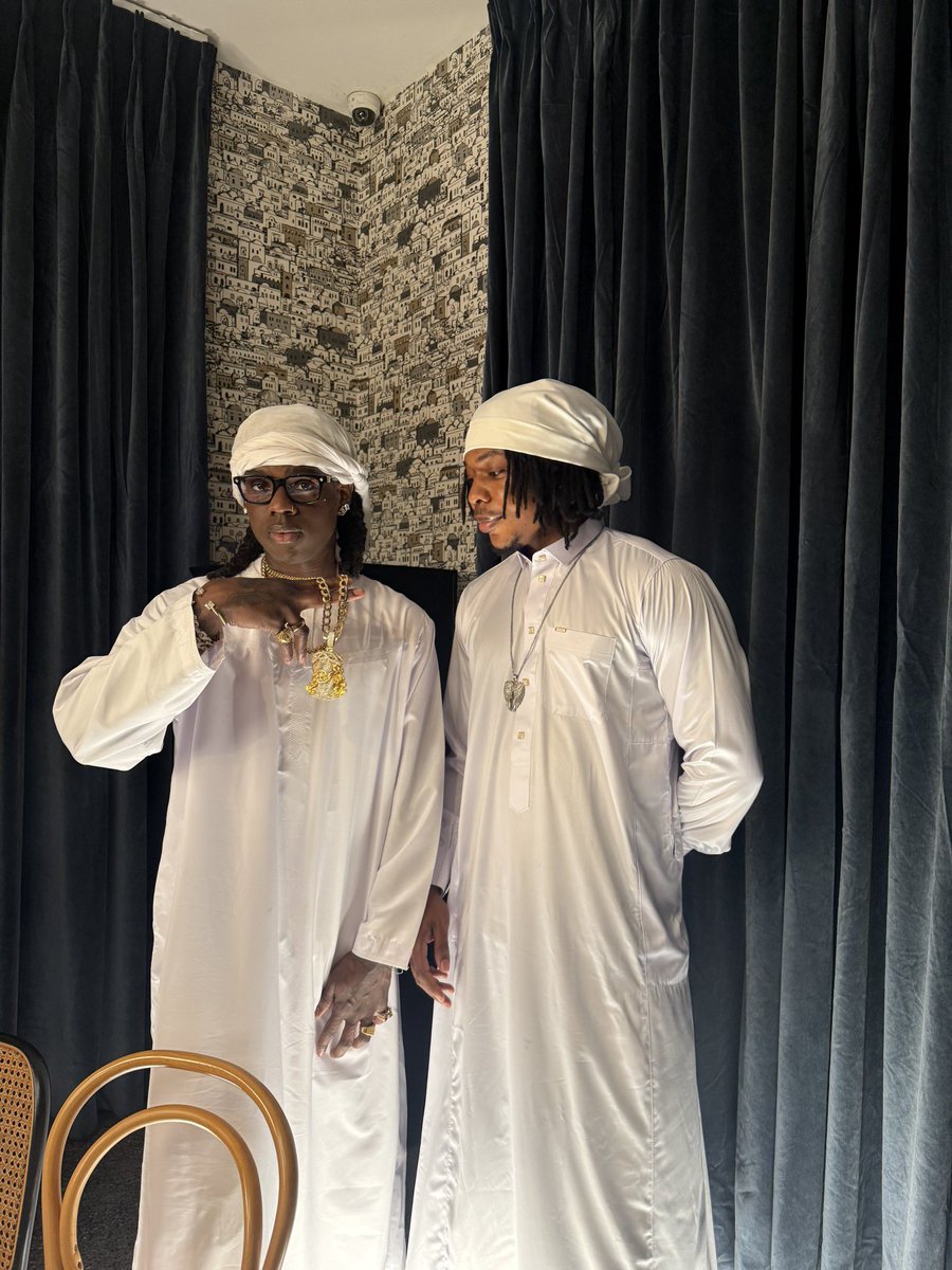 And bro think say he can hide his android from rema 🤦‍♀️🥴👀