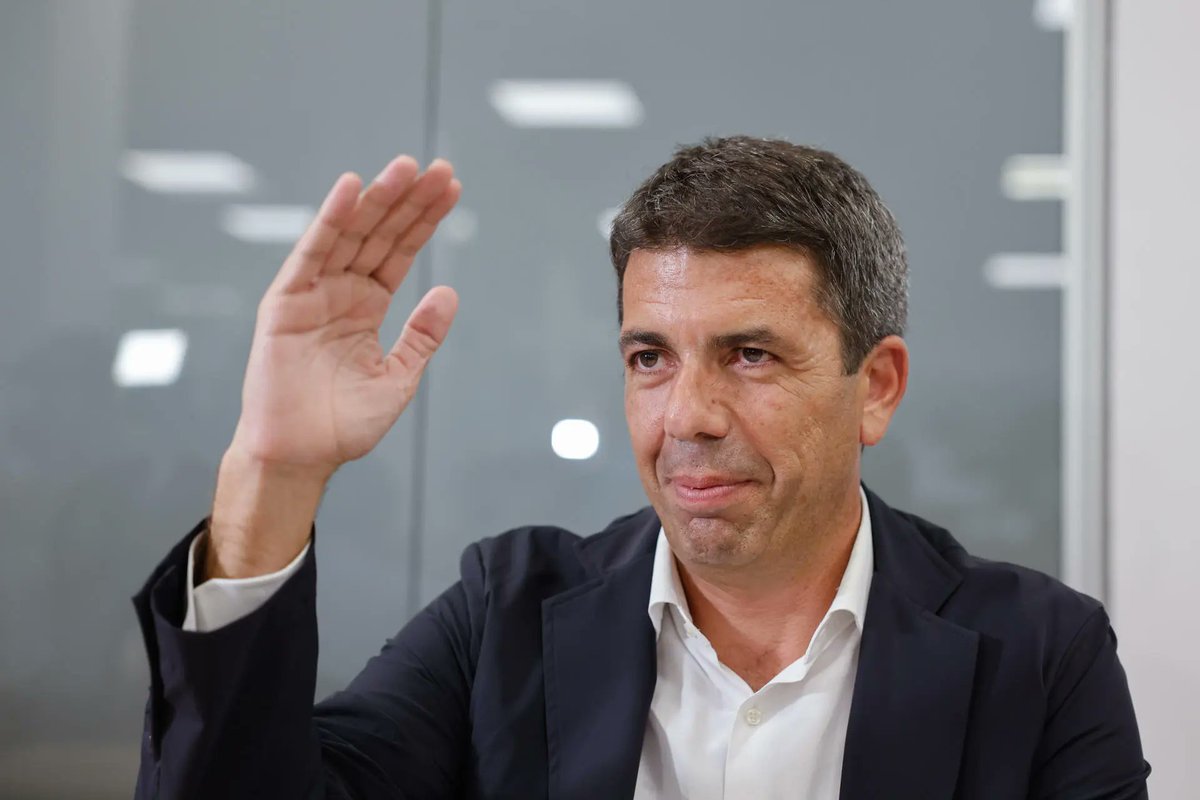 _Gafas_y_reloj_'s tweet image. Provocan 229 víctimas por su negligencia, pero deben seguir en sus cargos para "dirigir la reconstrucción".

Hay cientos de mujeres andaluzas que no saben si tienen cáncer, pero no dimiten porque "eso es lo fácil".

Un partido de canallas y degenerados.

#Mazón #Poyo #DANA