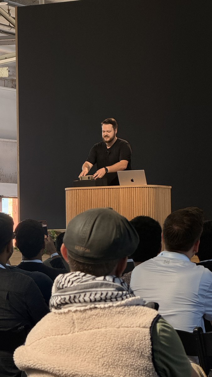 it’s unfortunate that the gpt-oss talk didn’t even mention mlx - even tho all the demos were on macs 

then they pulled out the dgx spark preview and it all made sense 
 
apple’s marketing team should push their hardware more