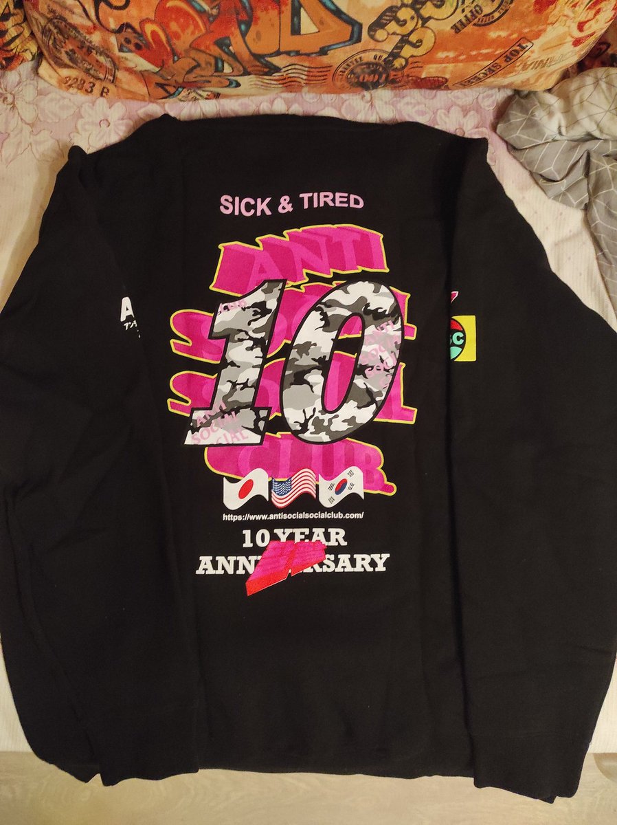 moon_flag tweet media