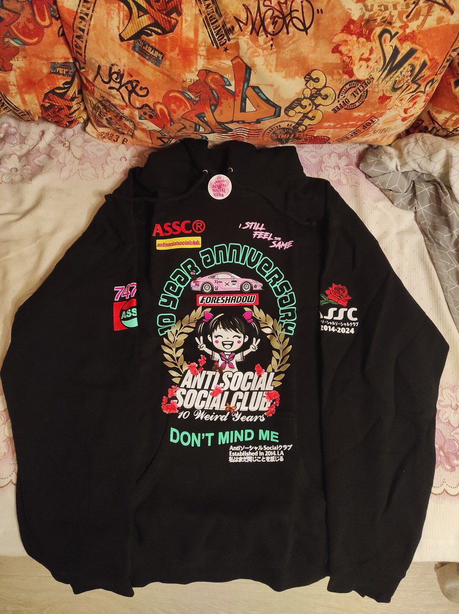 moon_flag tweet media