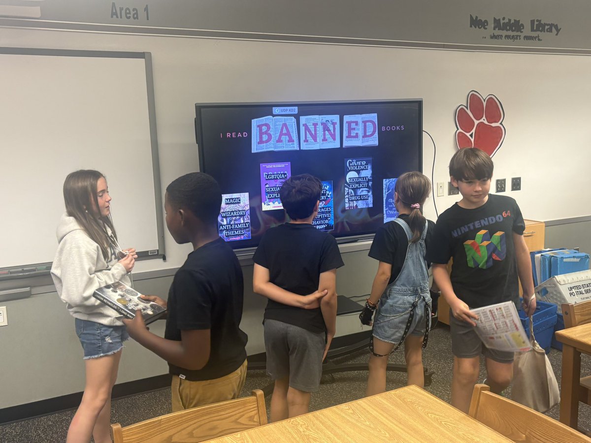 It was great day in the library!! We were so lucky to have Alex from <a href="/LFPL/">LFPL</a> with us today to talk about Banned Books Week and let our kids check out the Book Cafes!! Can’t wait to do it all again tomorrow!! <a href="/Noe_JCPS/">Noe Middle School</a>