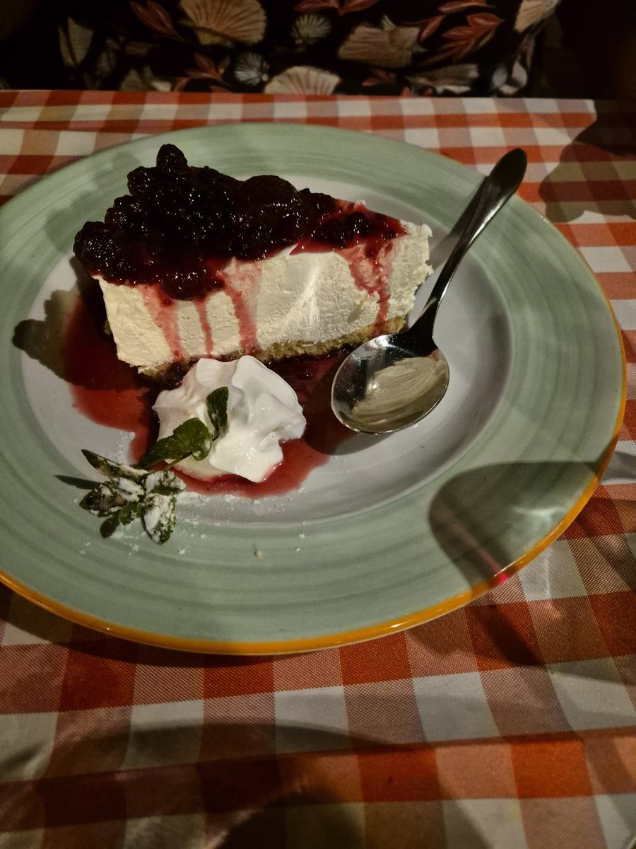 TheSixMachine's tweet image. The literal titanic iceberg of cheese cakes 😰