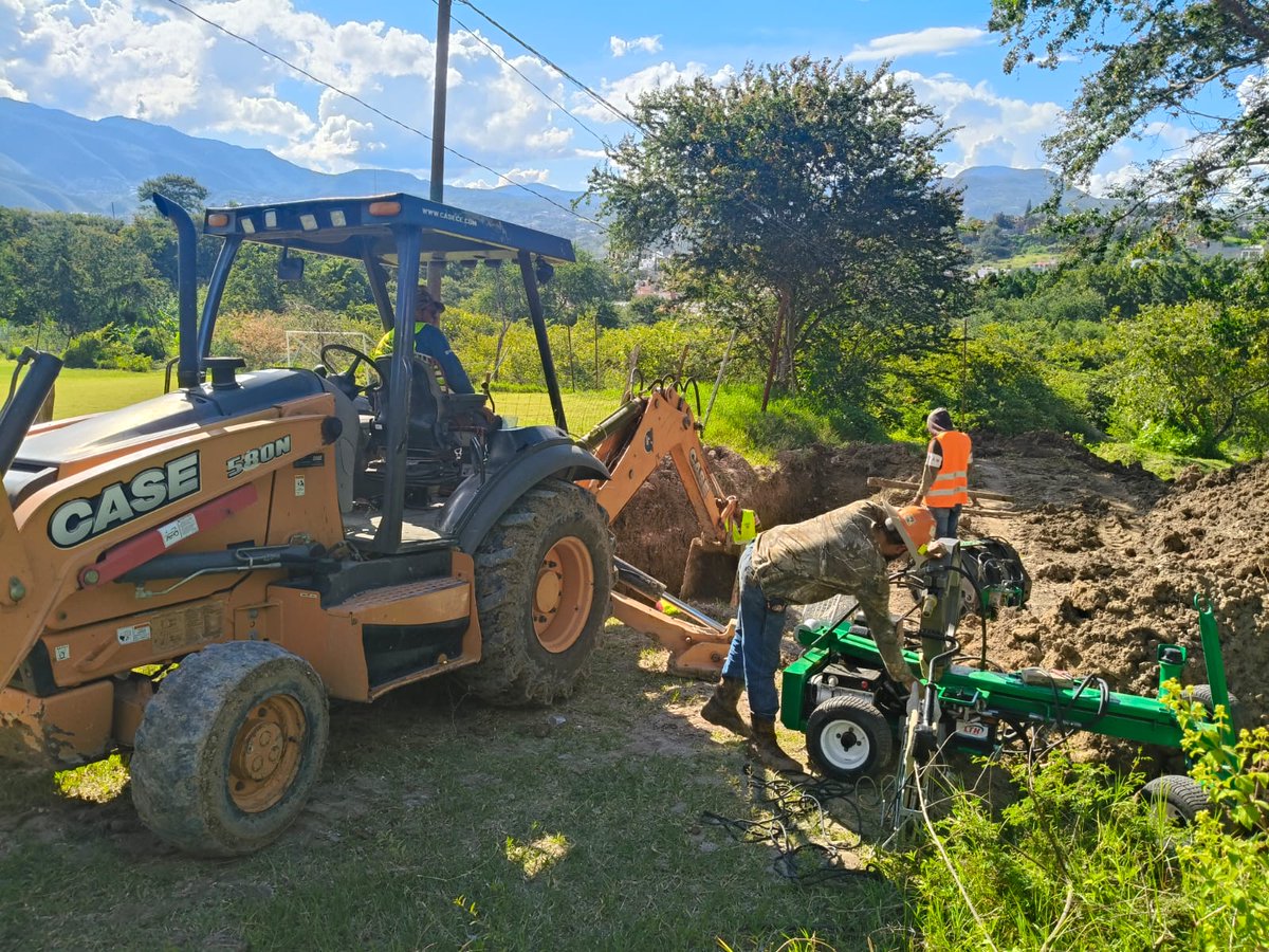 Capaseg_CS's tweet image. 🚰 El Gobierno del Estado de Guerrero, a través de la #CAPASEG, concluyó la reparación de la línea de bombeo de 14” que conecta el Pozo Petaquillas con el tanque Viguri, garantizando el abasto de agua en Chilpancingo. 💧

#GobiernoDelEstado #AguaParaTodos #ObrasQueTransforman
