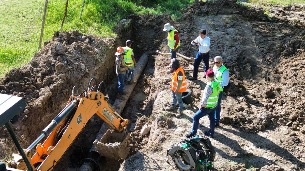 Capaseg_CS's tweet image. 🚰 El Gobierno del Estado de Guerrero, a través de la #CAPASEG, concluyó la reparación de la línea de bombeo de 14” que conecta el Pozo Petaquillas con el tanque Viguri, garantizando el abasto de agua en Chilpancingo. 💧

#GobiernoDelEstado #AguaParaTodos #ObrasQueTransforman