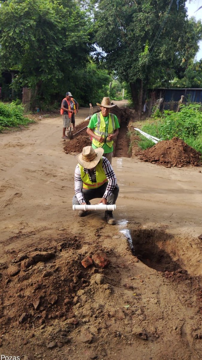 Capaseg_CS's tweet image. 🚰 El Gobierno del Estado de Guerrero, a través de la #CAPASEG dio inicio a la ampliación del Sistema de Agua Potable en Colonia Villa Hermosa (Las Pozas), Zihuatanejo de Azueta. La obra beneficiará a 425 habitantes con 80 tomas domiciliarias,garantizando acceso al vital líquido.